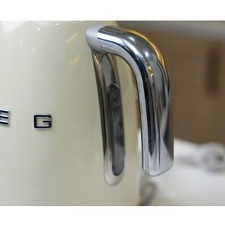 Ấm Siêu Tốc Smeg KLF04 Dung Tích 1.7L, phong cách Retro cổ điển Cao Cấp Thời Thượng GermanySnT HCM