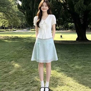 (Có sẵn) Áo váy chữ A thắt eo cao kiểu Hàn Quốc, hoa văn thêu tinh tế, ôm sát thân, tôn dáng, dễ chịu và đáng yêu