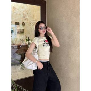 Quần Jean Lửng Hydra Phối Tag Da Đỏ Nổi Bật