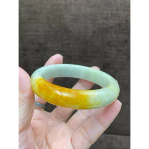 VÒNG NGỌC PHỈ THUÝ
