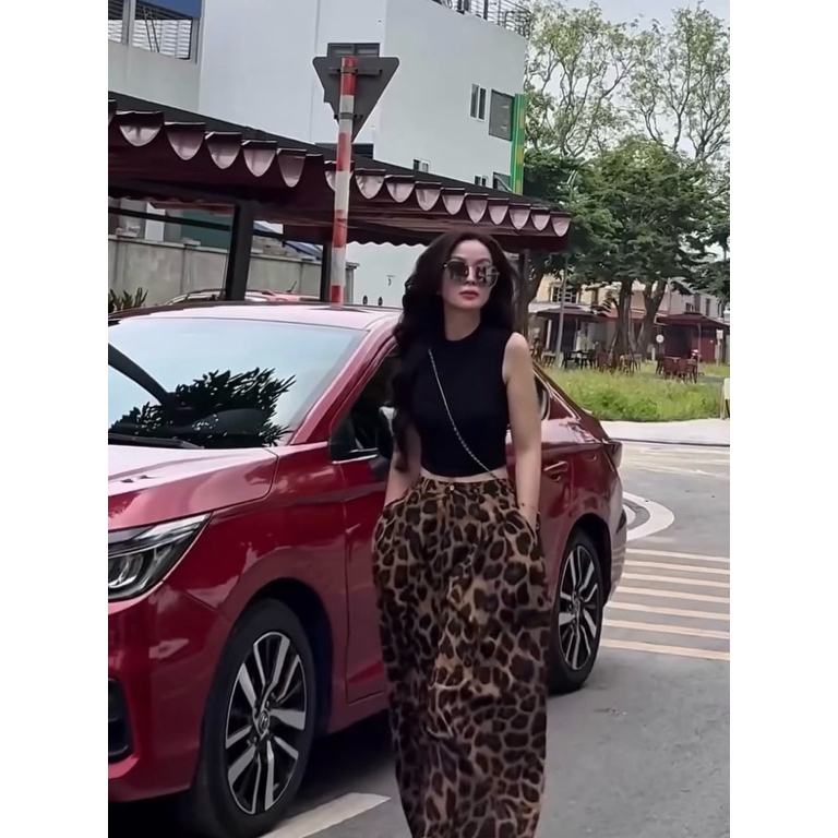 Set Đồ Nữ Da Báo Cá Tính Áo Croptop Đen Kèm Quần Suông Ống Rộng Thời Trang Hàn Quốc New 2026