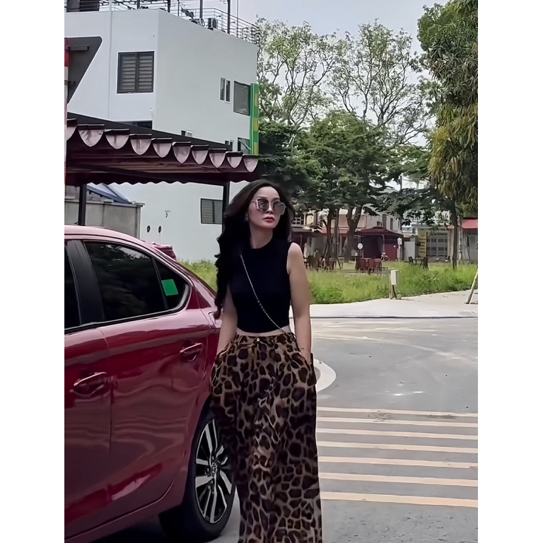 Set Đồ Nữ Da Báo Cá Tính Áo Croptop Đen Kèm Quần Suông Ống Rộng Thời Trang Hàn Quốc New 2026