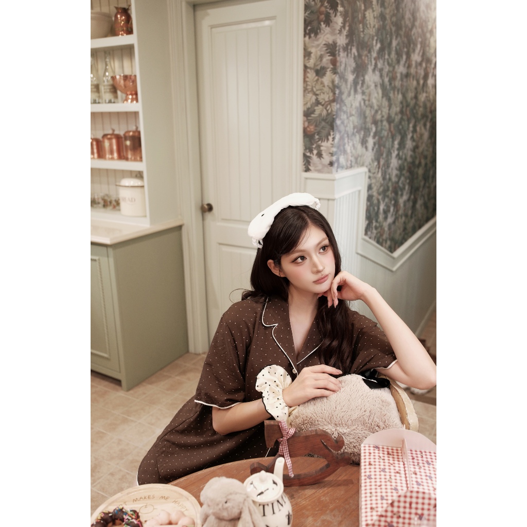 [THE RIBBON CLUB] QiXi Homewear Bộ Đồ Ngủ Nữ Chấm Bi Nâu Tay Cộc