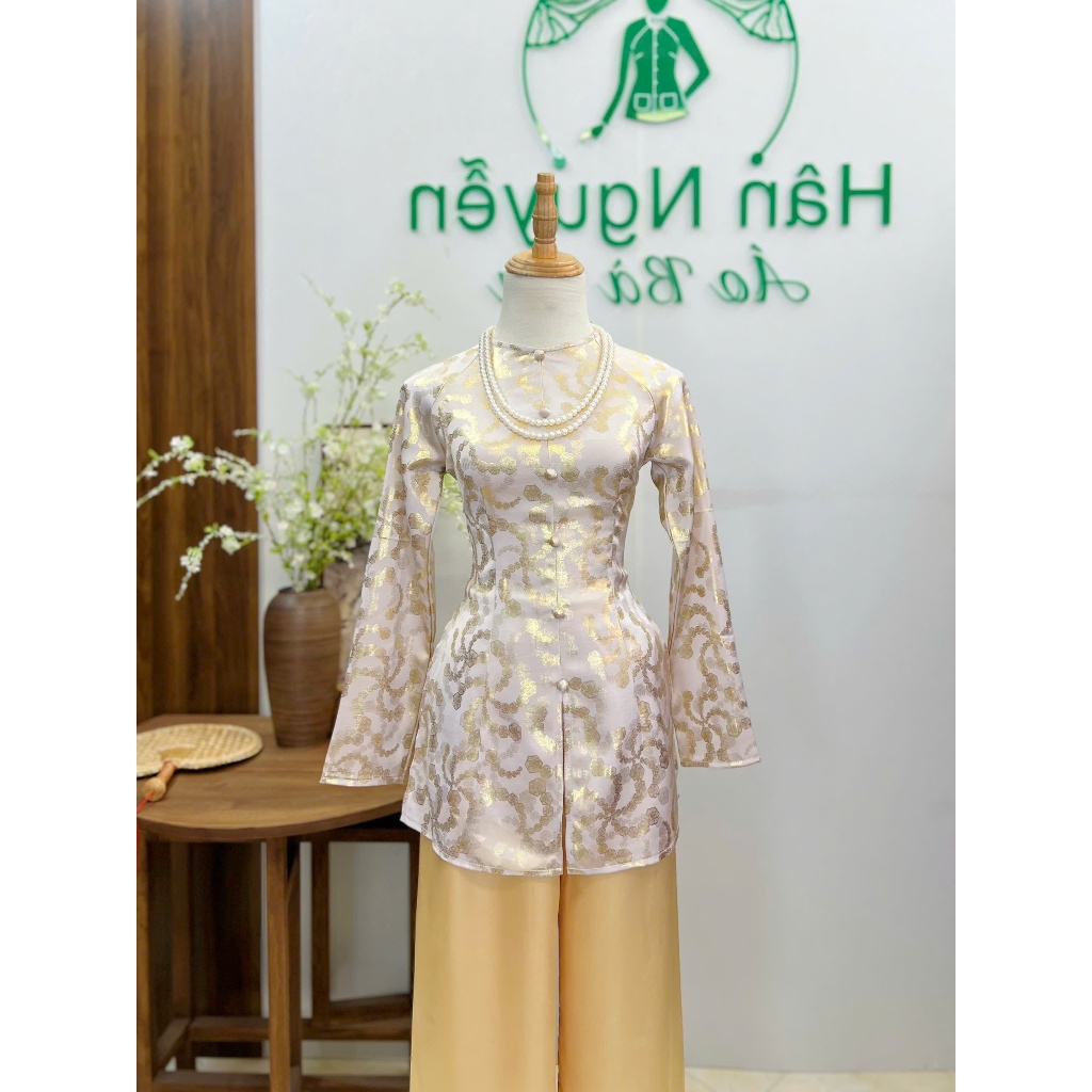 Hân Nguyễn Áo Bà Ba - B.A202 - Áo Bà Ba Gấm Vân Hoa Kim Cổ Tròn Nút Bọc Nụ Dây Kéo ( QUẦN LỤA )