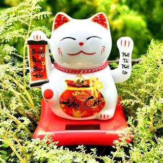(Mẫu Việt) Mèo Thần Tài Vẫy Tay Năng Lượng Mặt Trời Phát Tài Phát Lộc Gốm Sứ Cao Cấp
