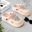 Dép Sục Nữ Bánh Mì Bít Mũi Có Lỗ Thoáng Khí Tặng Kèm Sticker Đế Đúc Nguyên Khối Siêu Êm SR3