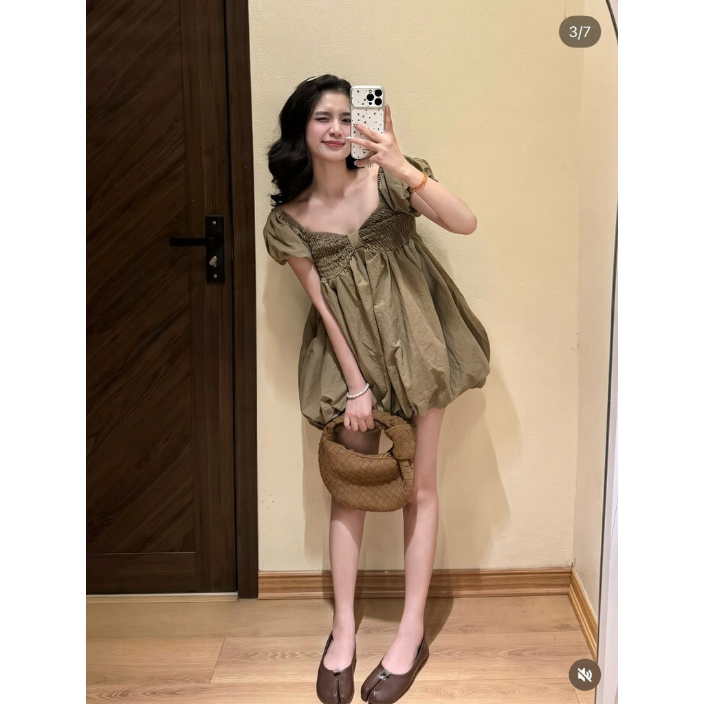 Váy Bí Phồng Gió Nhăn Nhún Chun Nguc Cổ V Dáng Bí Phồng Almira | BigBuy360 - bigbuy360.vn