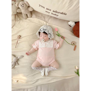 Body chip bé gái phối cổ ren kèm mũ chất Tencel thông hơi kháng khuẩn cho bé - Bodysuit unbee