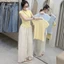 Set bộ áo thun vàng GUMIN thiết kế áo ôm body kèm quần suông kem thêu hoa sang chảnh, Set đồ nữ nhẹ nhàng cá tính