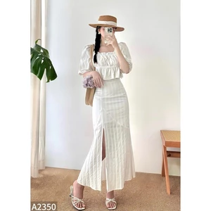 Set bộ thô ren áo tay bồng và chân váy midi dáng dài.A2350