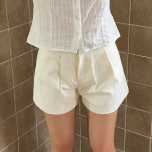 Quần jeans short xếp ly SONNA HI - vải 100% cotton dày dặn, có túi hông - BREEZE SHORTS