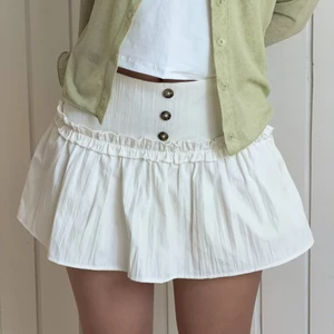 Chân váy ngắn chữ A SONNA HI - vải gió nhăn cao cấp, thiết kế bèo nhún - BUTTERCUP SKIRT