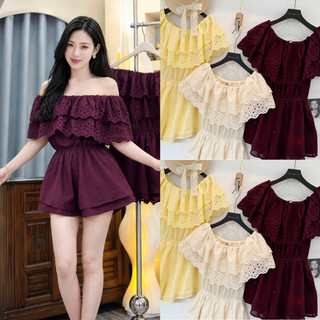 Bộ liền quần đùi màu vàng và áo trễ vai bo chun chất voan thêu đục lỗ
