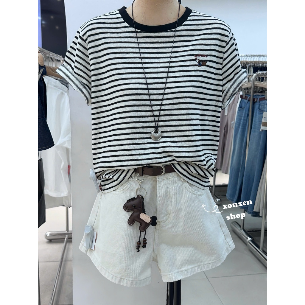 Áo thun Sugar nt cổ tròn sọc ngang thêu chú chó