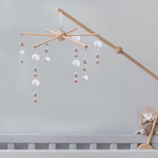 bộ khung treo đồ chơi nôi cho trẻ sơ sinh di động bằng gỗ
