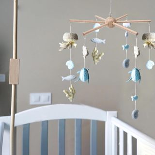 bộ khung treo đồ chơi nôi cho trẻ sơ sinh di động bằng gỗ