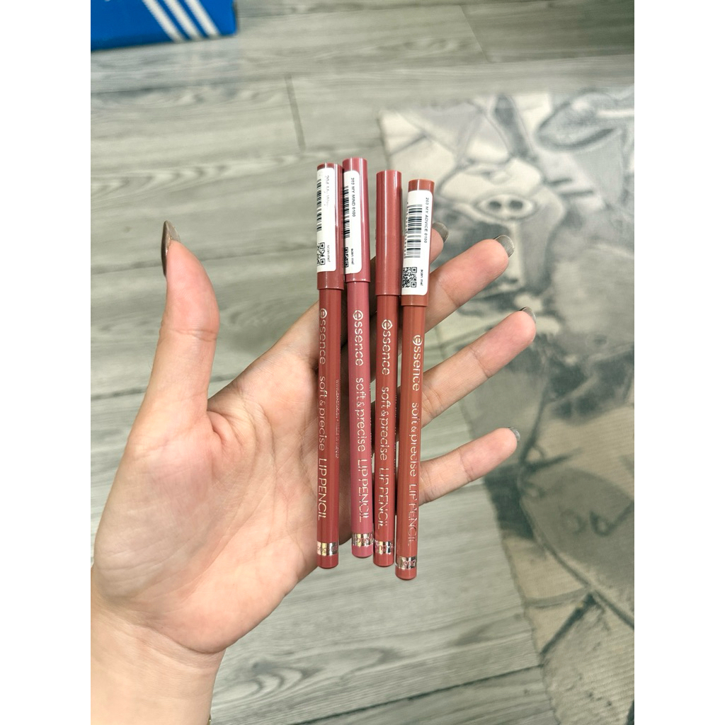 {NỘI ĐỊA ĐỨC 🇩🇪} Chì kẻ viền môi Essence Lip liner 8H Matte Comfort Lipliner dạng vặn
