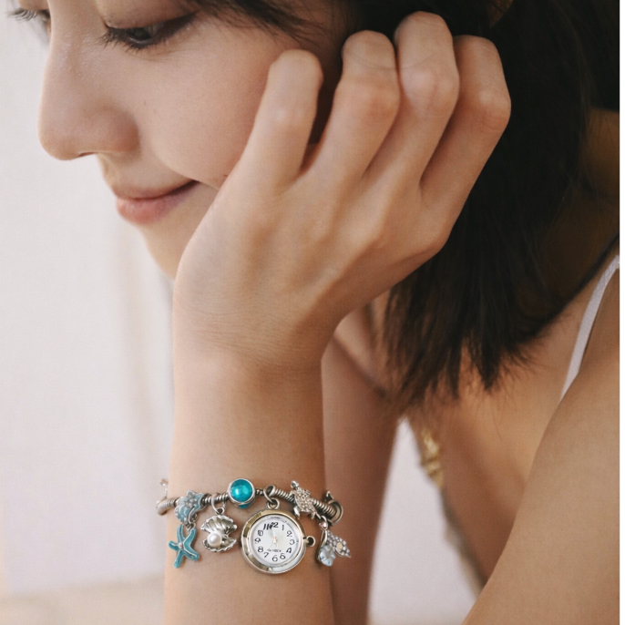 Đồng Hồ vòng tay Nữ bracelet Màu Bạc Charm Biển, Vỏ Sò Đuôi Cá Sao Biển, không gỉ Hàn Quốc, Quà Tặng Cặp Đôi lãng mạn