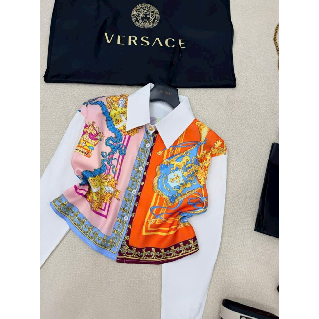 set áo sơmi croptop cam và váy