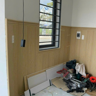 Tấm Ốp Tường NANO Lam sóng  Nhựa PVC Giả gỗ ( Có 2 kích Thước Chiều Dài 95cm ,1m45 ) Chiều Rộng 40cm