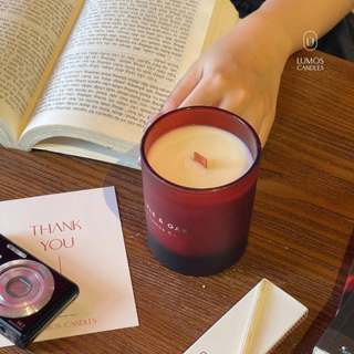 Nến Thơm Quà Tặng Cao Cấp Apple Oak Hương Gỗ Sang Trọng [Kèm Túi Thiệp] 6.0oz Cho Phòng Vừa Và Nhỏ