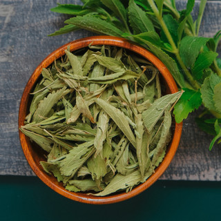Cỏ Ngọt Sấy Khô Nguyên Lá – Thảo Mộc Tạo Ngọt Tự Nhiên, Thanh Mát, Dễ Uống, Dùng Pha Trà