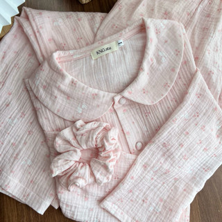 Đồ ngủ nữ tay dài quần dài – Pyjama vải xô muslin cổ sen họa tiết | KNG.studio (Tặng kèm dây buộc tóc scrunchies)