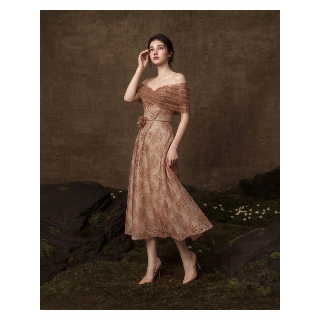 Aurelia Gown - Đầm Dạ Hội Trễ Vai Phối Ren Đính Đá Tôn Dáng Cao Cấp