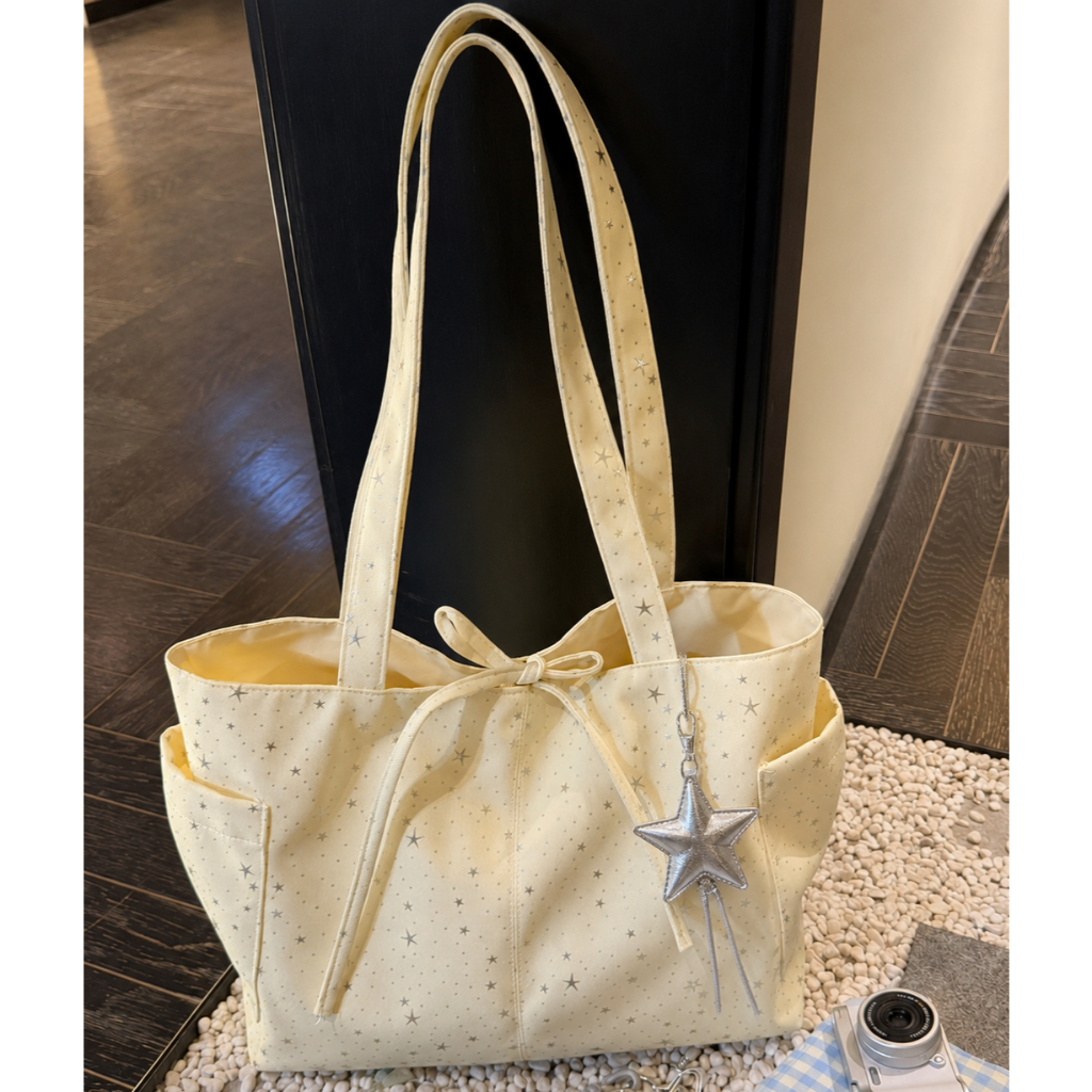 Túi tote nữ đeo vai size 34 vải canvas họa tiết ngôi sao kèm charm sao bạc đựng vừa A4 laptop TXN658 | BigBuy360 - bigbuy360.vn