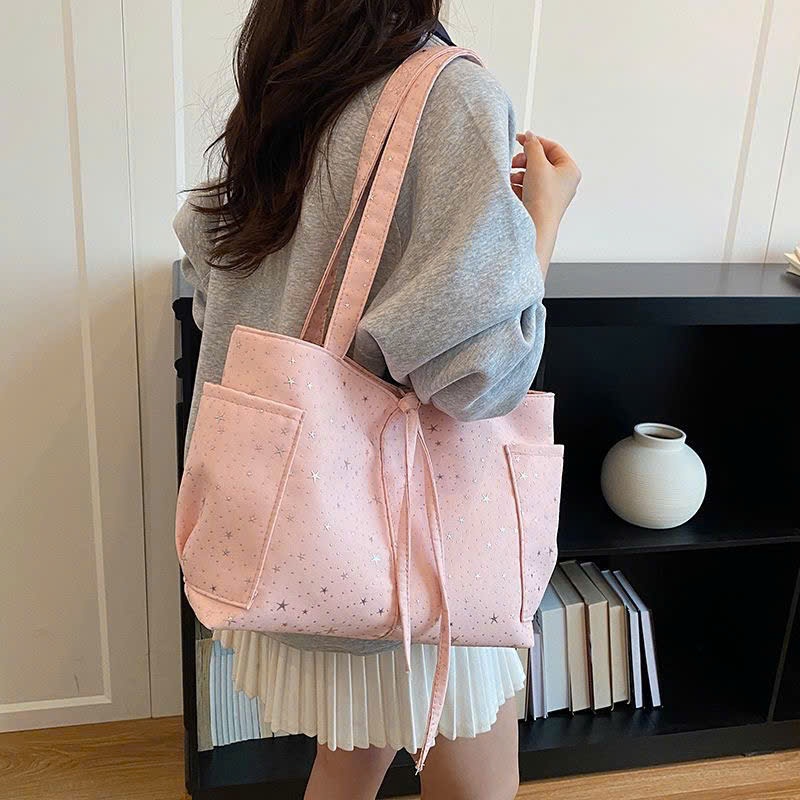 Túi tote nữ đeo vai size 34 vải canvas họa tiết ngôi sao kèm charm sao bạc đựng vừa A4 laptop TXN658 | BigBuy360 - bigbuy360.vn