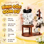 (SẴN) Bình trà gốm sứ hoa lá nắp nơ kèm kệ đựng giá treo cốc gỗ, Bình trà để bàn phòng khách AT5 — ảnh 3