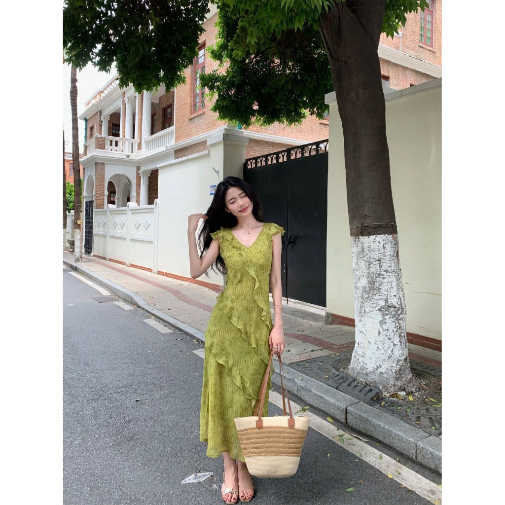Váy maxi bèo tầng Oliver dáng A cổ V màu xanh cốm bèo nhún dọc thân tôn dáng vải voan mềm 2 lớp bay nữ tính thanh lịch