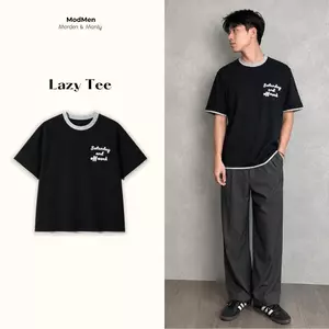 Áo Thun Nam Cotton 4 Chiều Form Rộng Thêu Nổi Phối Viền Cổ Tay Đơn Giản Lazy Saturday Tee MODMEN