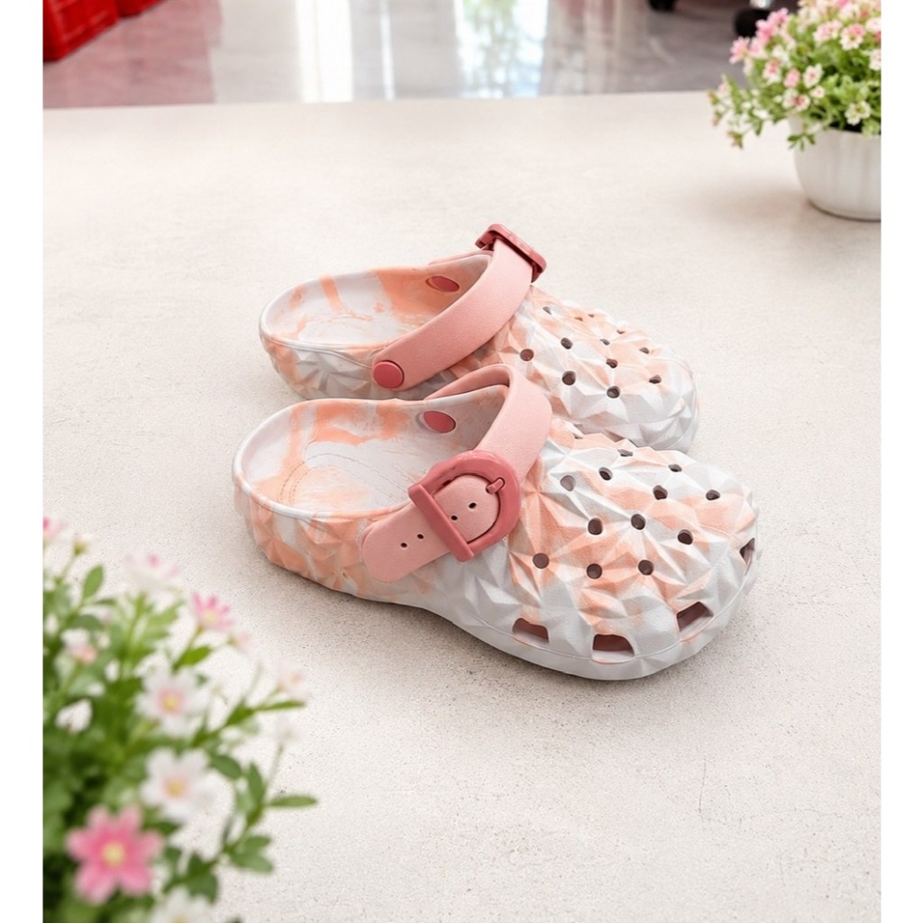 Dép sục EVA họa tiết 3D tặng 8 charm ngẫu nhiên nhẹ êm, thoải mái suốt ngày(TLA 05-A1)