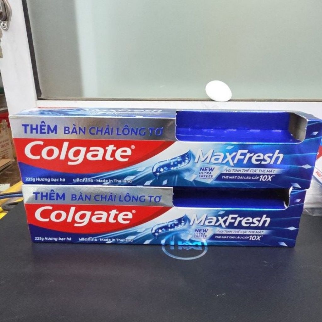 thanh lý 1 kem đánh răng colgate maxfresh 225g bạc hà không tặng bàn chải