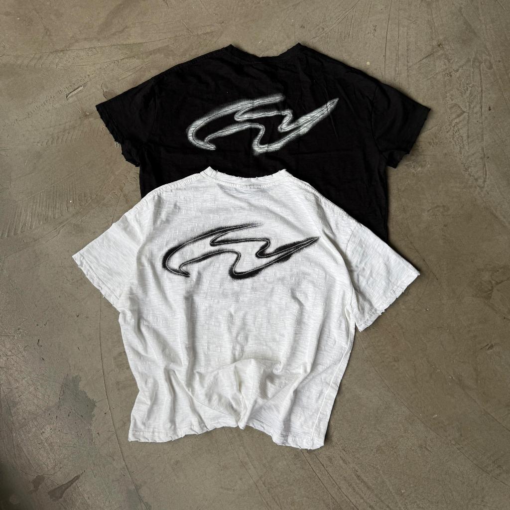 BLUR MARK TSHIRT / Áo thun xược có mài rách in phủ nhung Whose Studio nam nữ | BigBuy360 - bigbuy360.vn