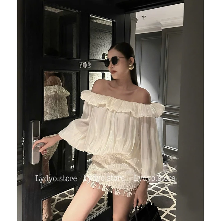 Set váy đầm áo trễ vai quây cúp ngực, phối chân váy ren trắng áo trễ vai cổ thuyền vải tơ óng sexy dự tiệc cưới sang