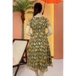 Đầm xòe trung niên cho mẹ - Cổ tròn khoét V tay ngắn - Xanh họa tiết - TTV2094 — ảnh 5