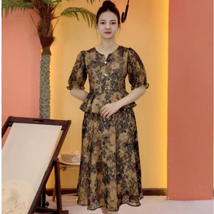 Đầm xòe trung niên cho mẹ - Cổ tròn khoét V kết nút tay lỡ - Nâu hoa - TTV2103
