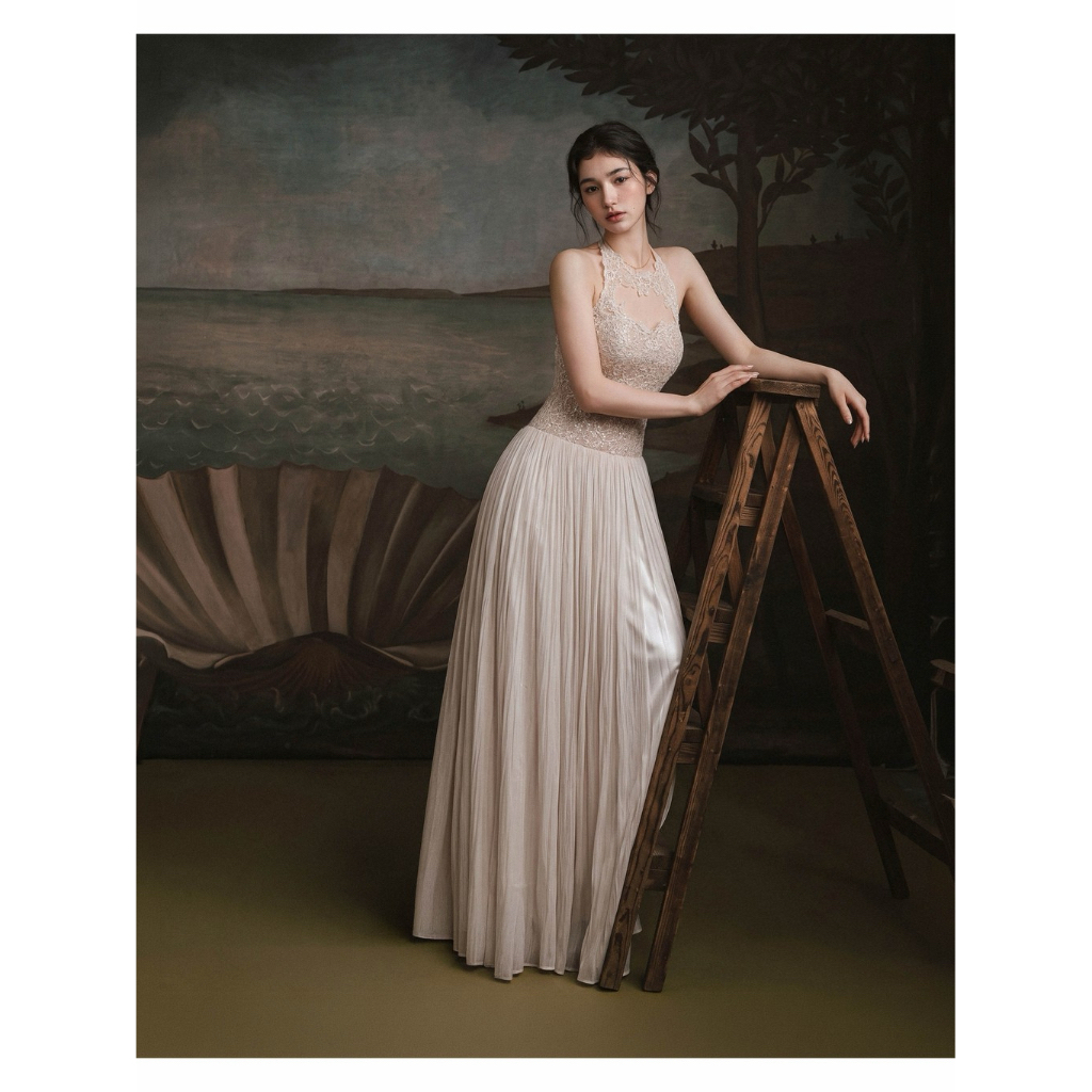 Seraphina - Đầm Dài Cổ Yếm Phối Cổ Ren Cao Cấp Dự Tiệc Sang Trọng