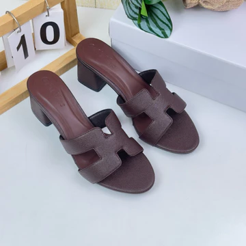 Guốc Nữ 5cm Đế Vuông Quai Nâu Cắt Vát Vân Da Ép Mút EVA Êm Chân - Guốc Cao Gót Nữ 5 Phân Công Sở Thời Trang