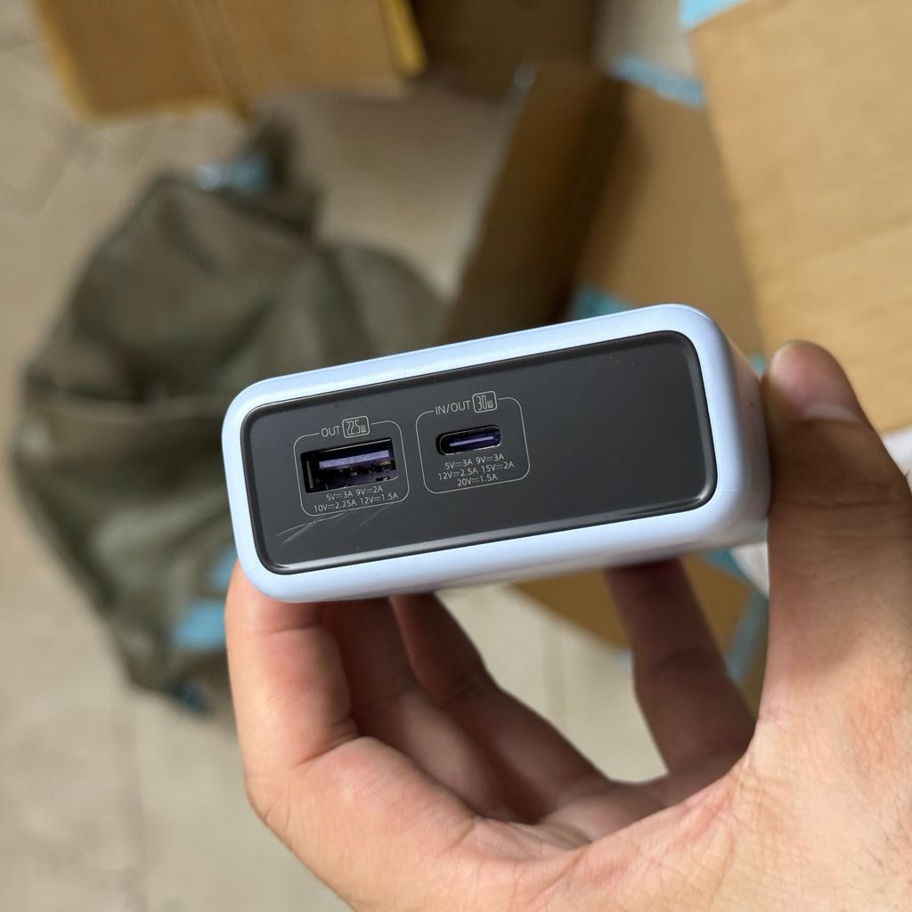Pin dự phòng 20000mah Romoss 30w kèm 2 dây (có xước nhẹ) | BigBuy360 - bigbuy360.vn