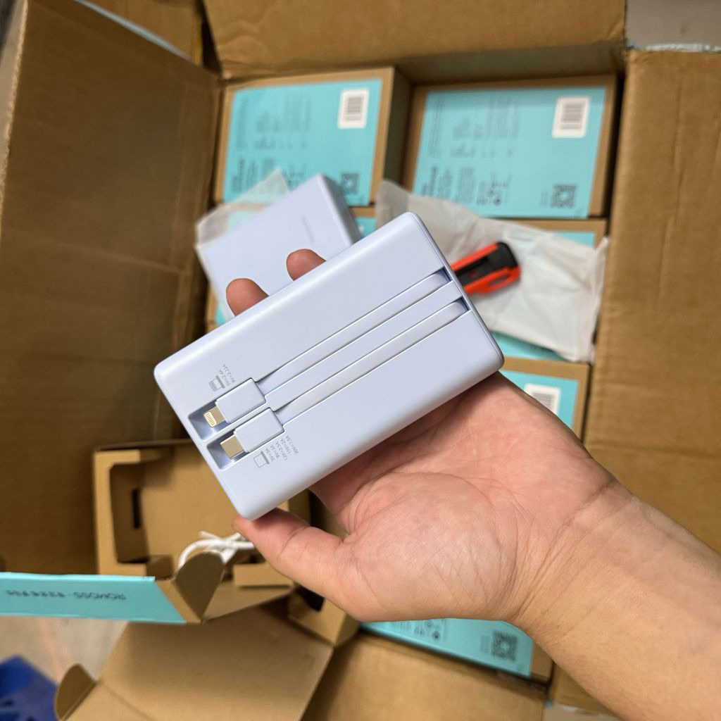 Pin dự phòng 20000mah Romoss 30w kèm 2 dây (có xước nhẹ) | BigBuy360 - bigbuy360.vn