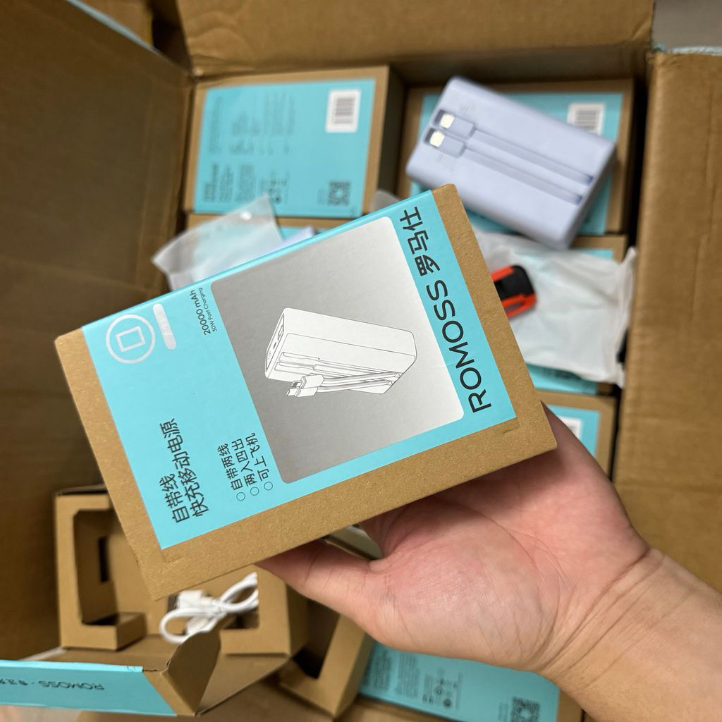 Pin dự phòng 20000mah Romoss 30w kèm 2 dây (có xước nhẹ) | BigBuy360 - bigbuy360.vn