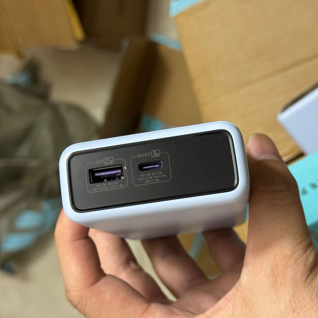 Pin dự phòng 20000mah Romoss 30w kèm 2 dây (có xước nhẹ) | BigBuy360 - bigbuy360.vn