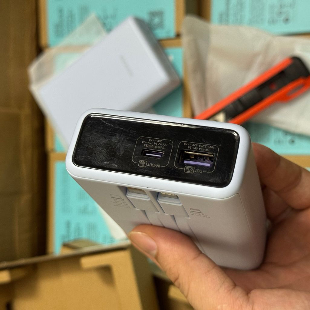 Pin dự phòng 20000mah Romoss 30w kèm 2 dây (có xước nhẹ) | BigBuy360 - bigbuy360.vn