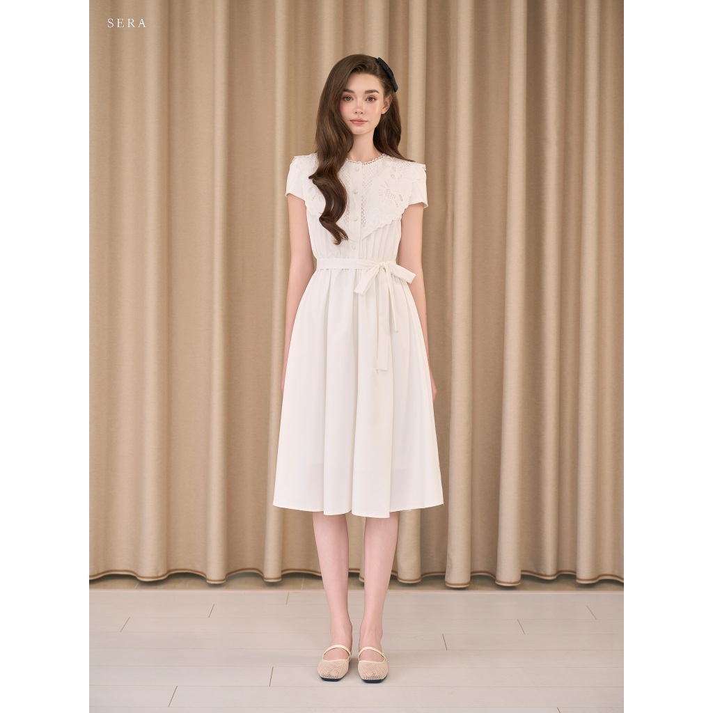 SERA - Váy dáng dài trắng phối cổ thêu kèm đai thắt nơ Riley