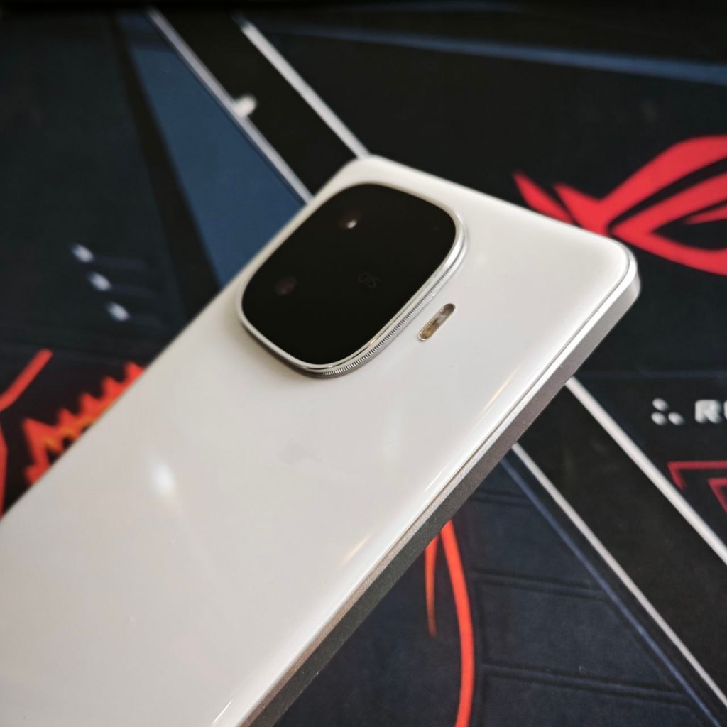 [Máy Cũ] Điện thoại Vivo iQOO Z9 Turbo, RAM 12/256GB chip Snapdragon 8s Gen 3 màn 1.5K dung lượng pin 6000 mAh | BigBuy360 - bigbuy360.vn