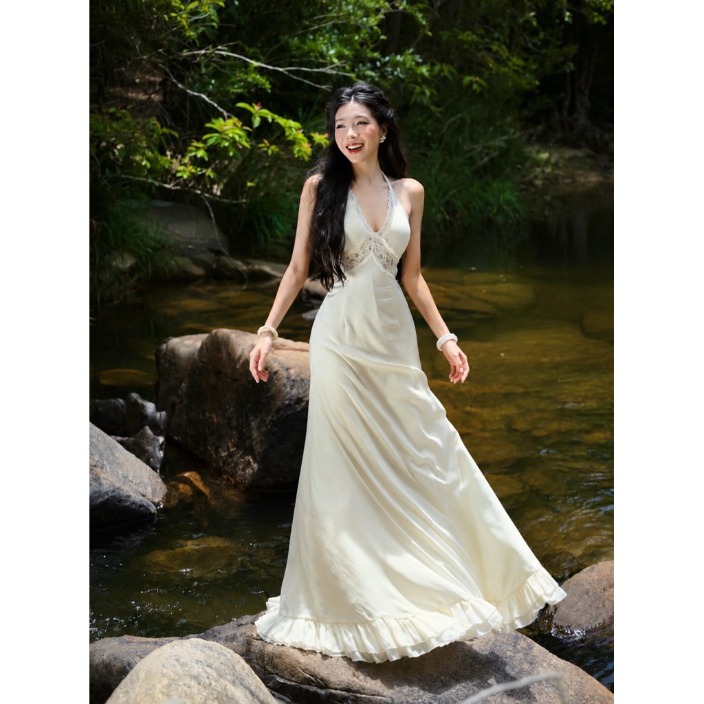 AURIA DRESS - Đầm Maxi Trắng Kem Be Cổ Yếm Quyến Rũ