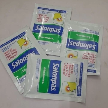 Cao dán Salonpas ( Hôp 4 Bich × 10miêng)